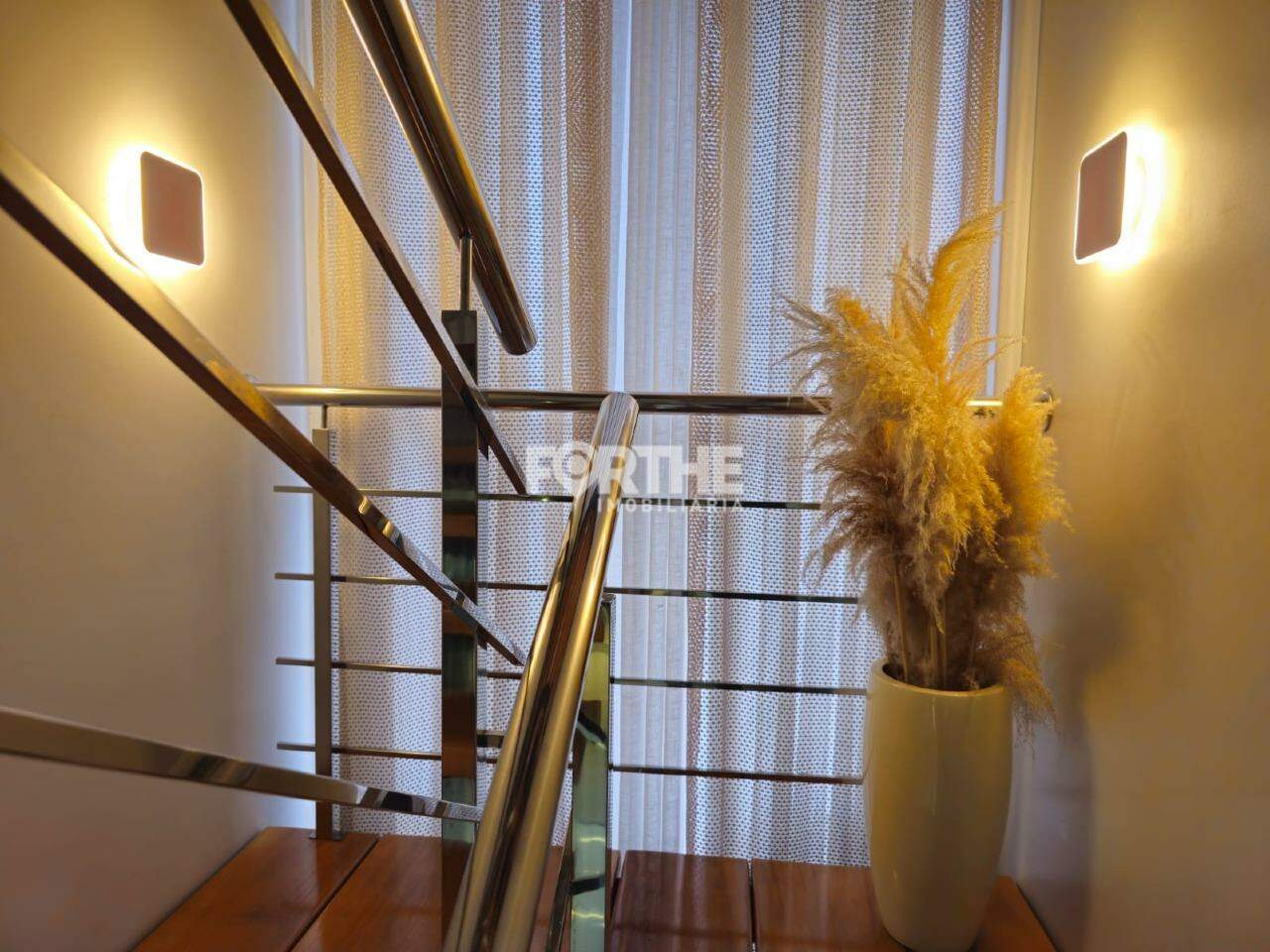 Sobrado à venda no Pioneiros Catarinenses: 