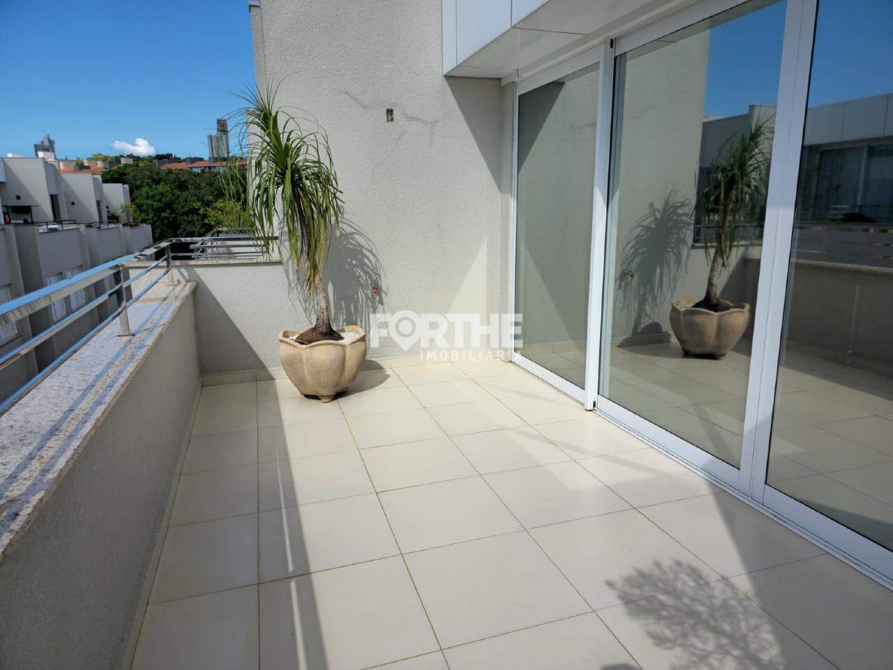 Sobrado à venda no Pioneiros Catarinenses: 