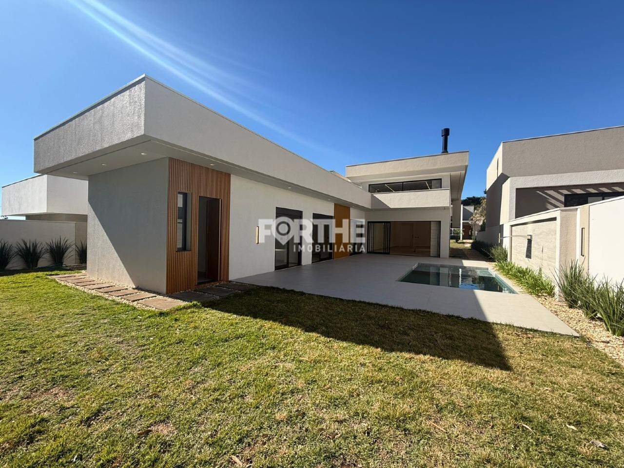 Casa em Condomínio à venda no Recanto Tropical: