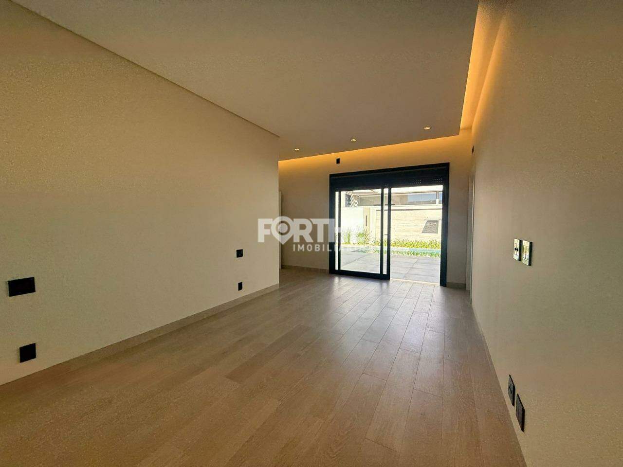 Casa em Condomínio à venda no Recanto Tropical: