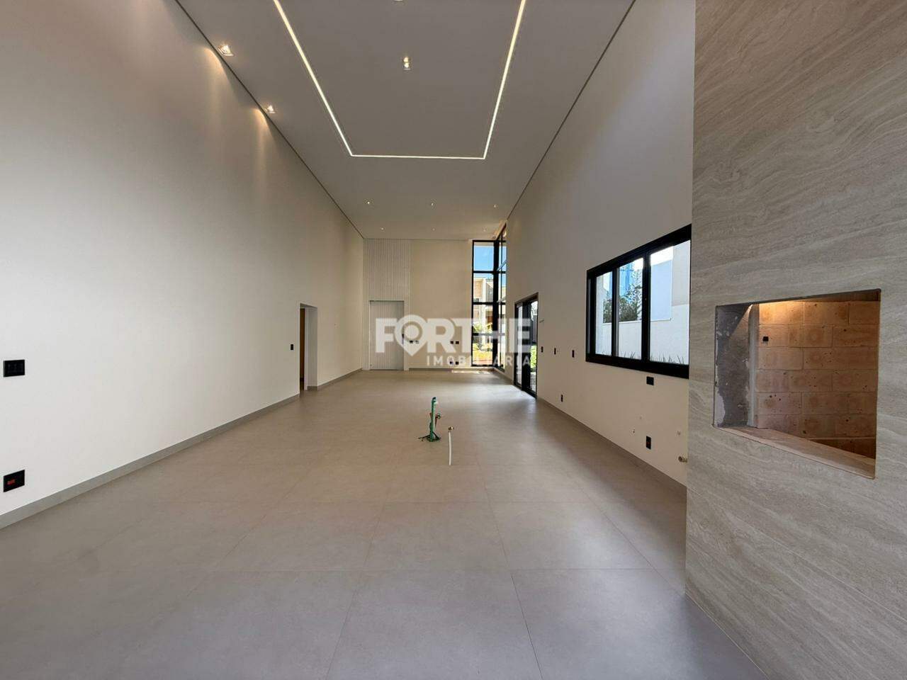 Casa em Condomínio à venda no Recanto Tropical: