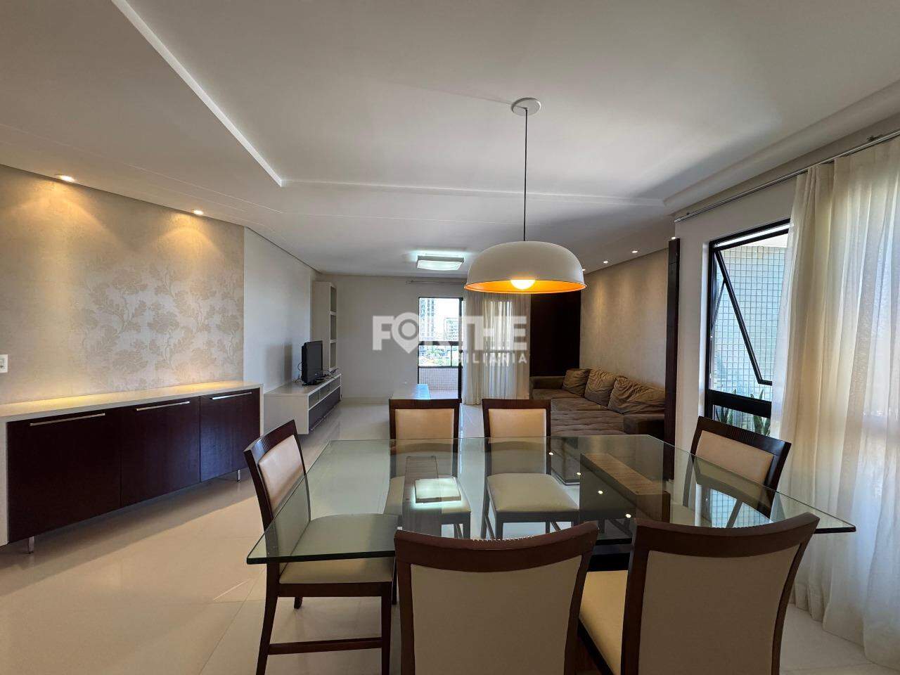 Apartamento 3 Dormitórios Centro 172m²