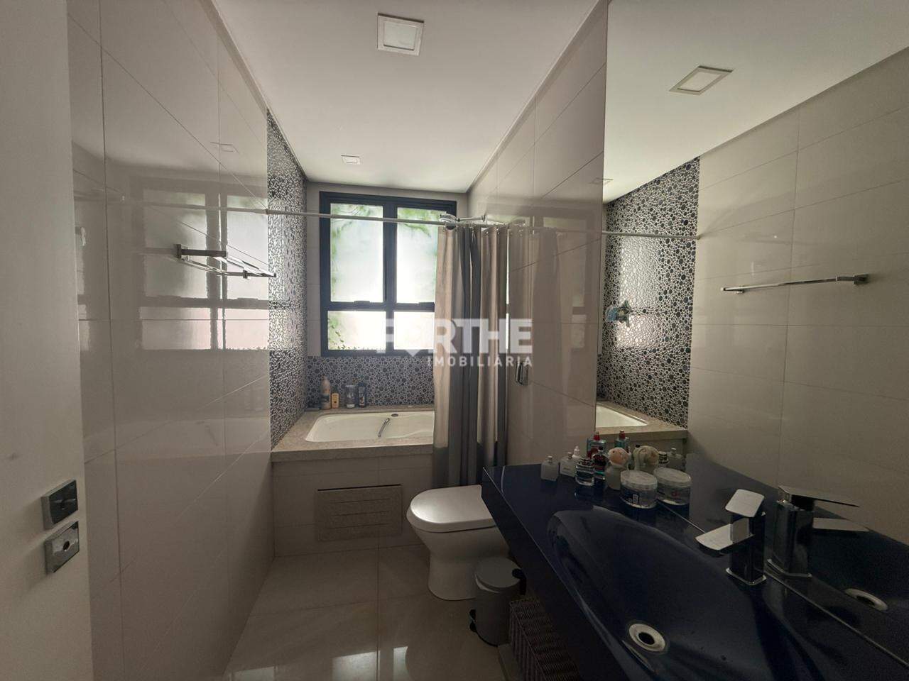 Sobrado em condomínio à venda no Country: 