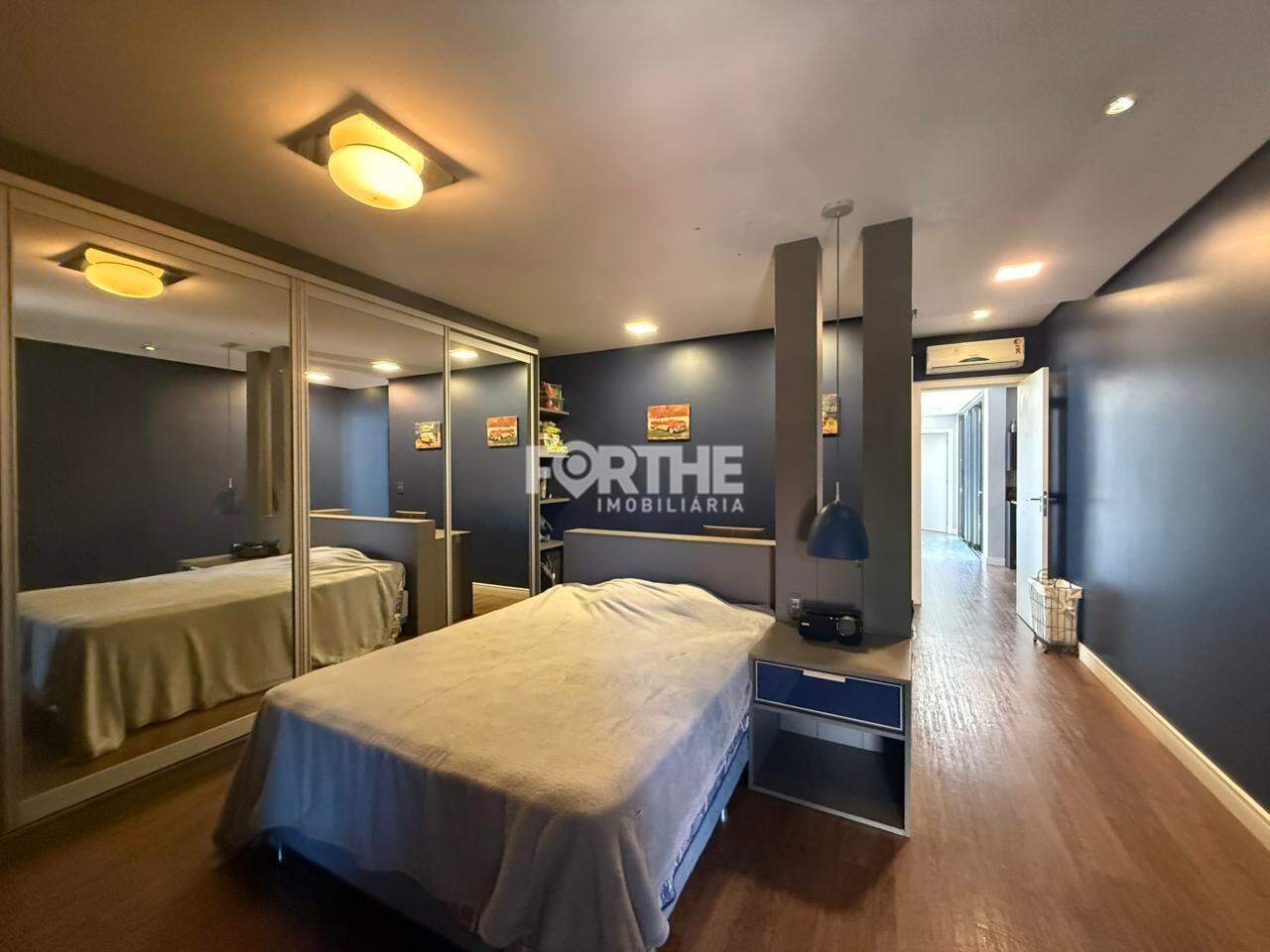 Sobrado em condomínio à venda no Country: 