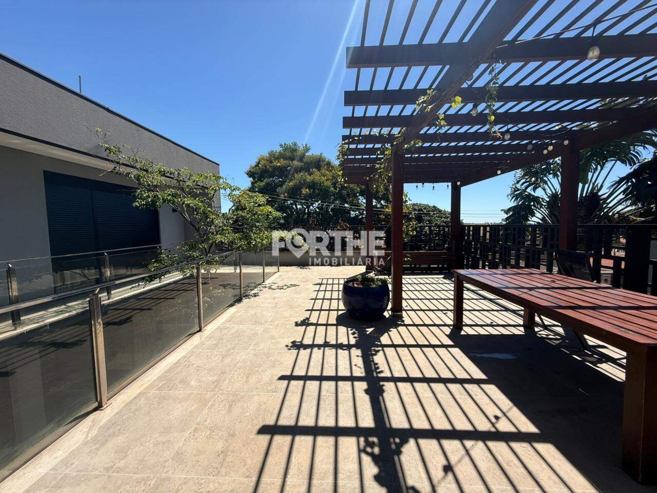 Sobrado em condomínio à venda no Country: 