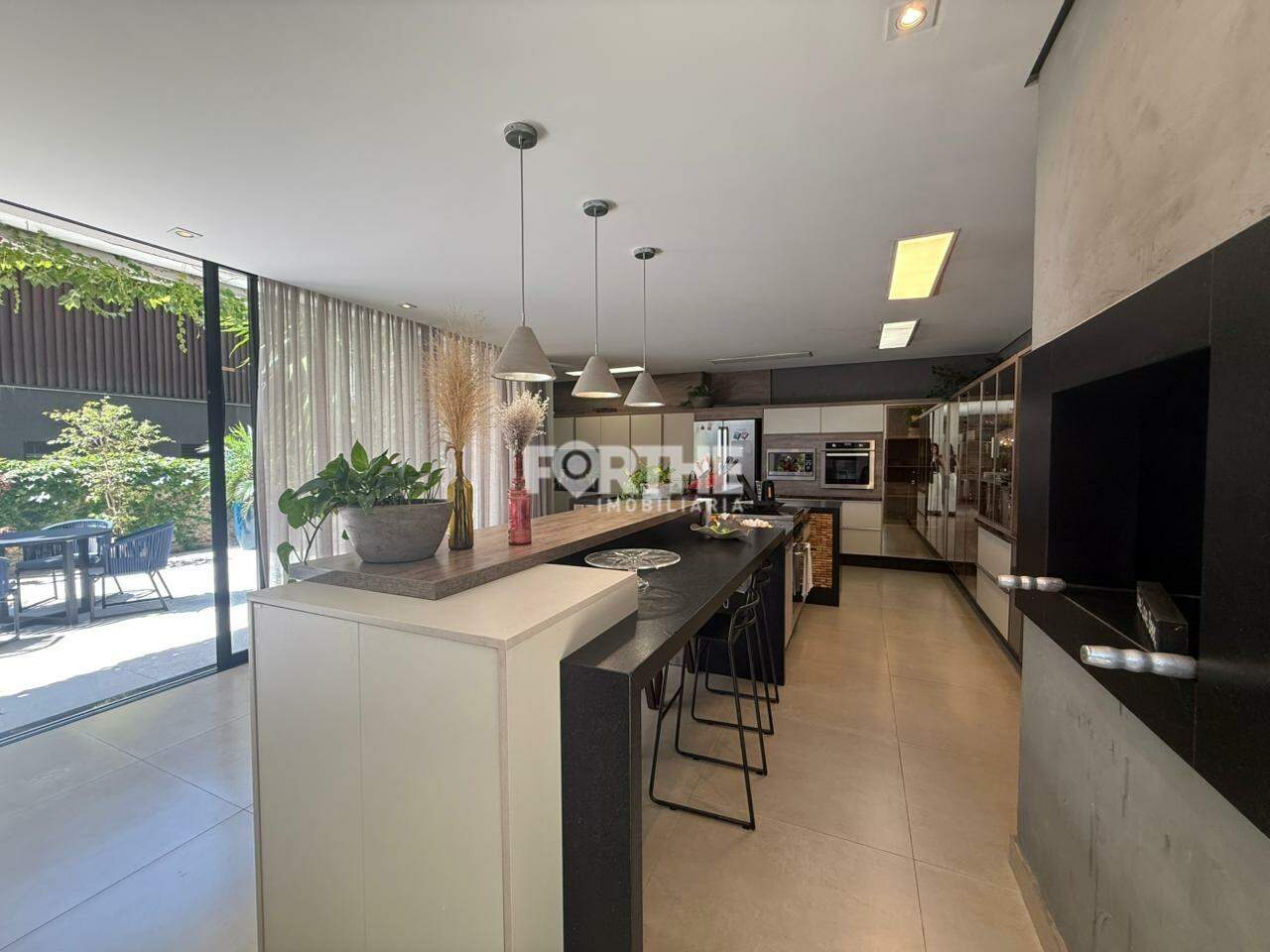 Sobrado em condomínio à venda no Country: 