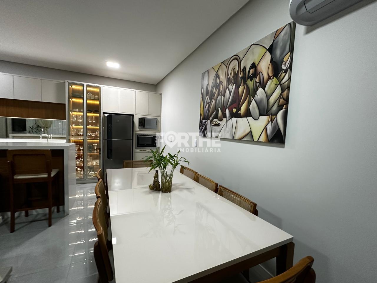 Sobrado à venda no Neva: 