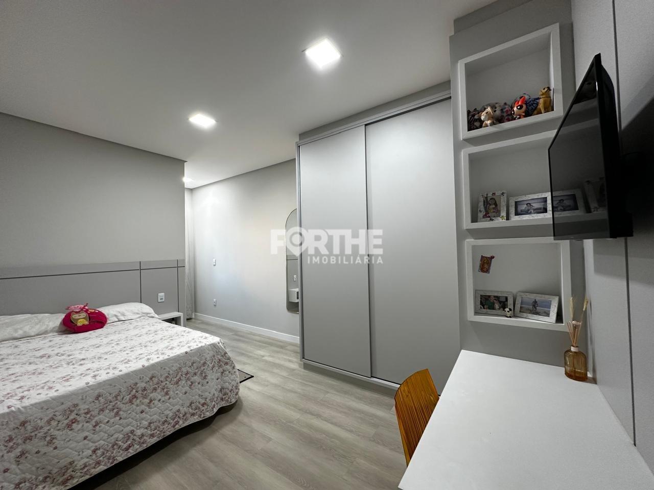 Sobrado à venda no Neva: 