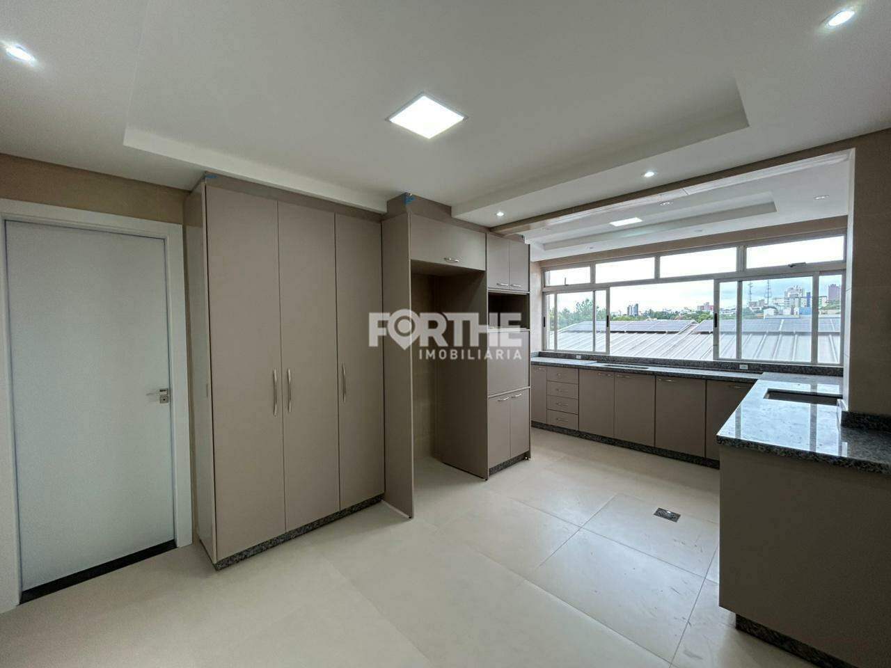 Apartamento 3 Dormitórios Centro 108m²