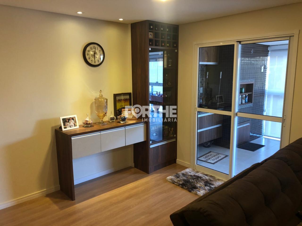 Apartamento à venda no Coqueiral: