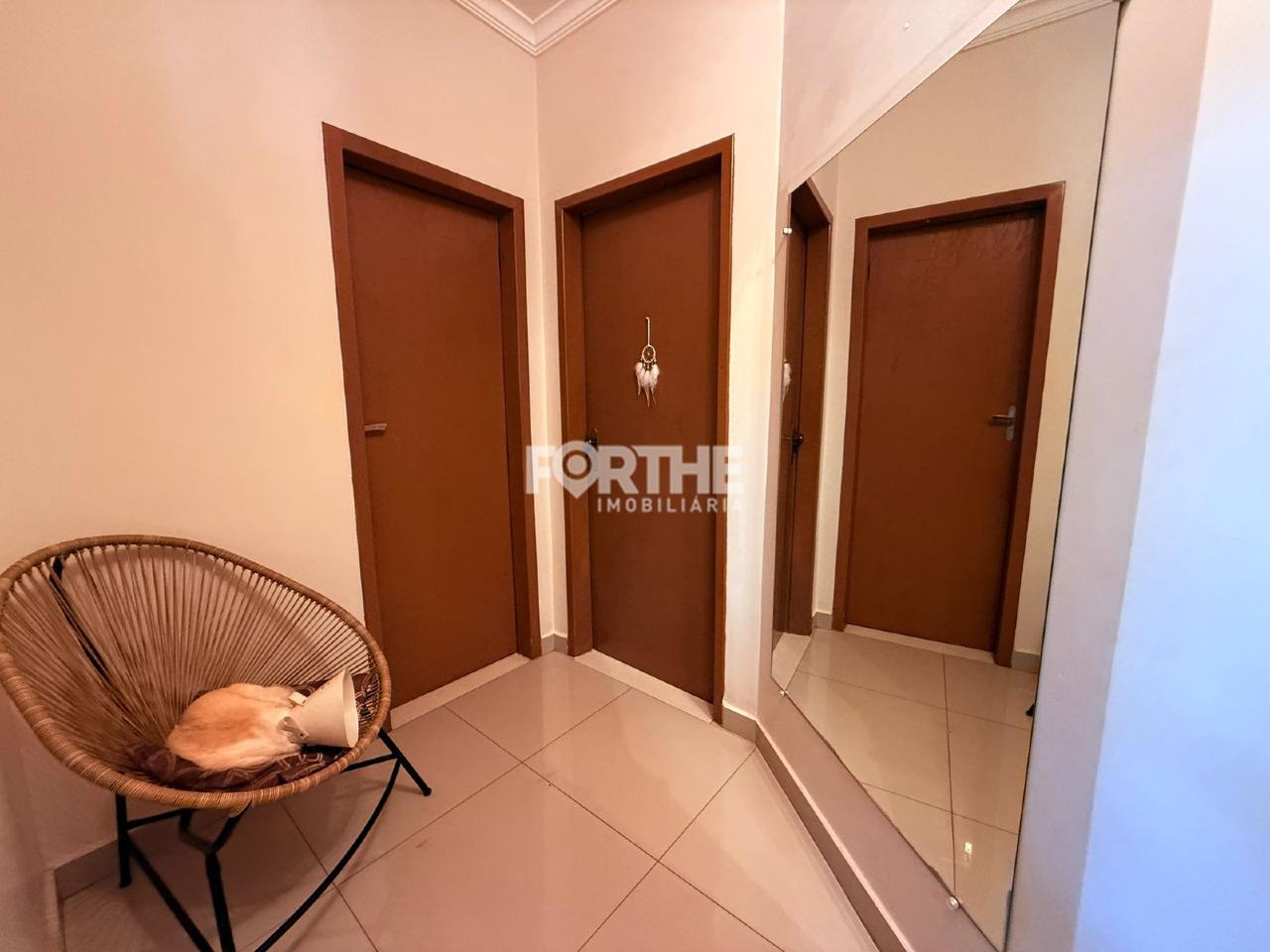 Casa à venda no Universitário: Corredor de acesso para os quartos