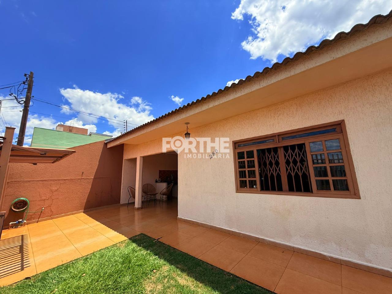 Casa à venda no Universitário: 