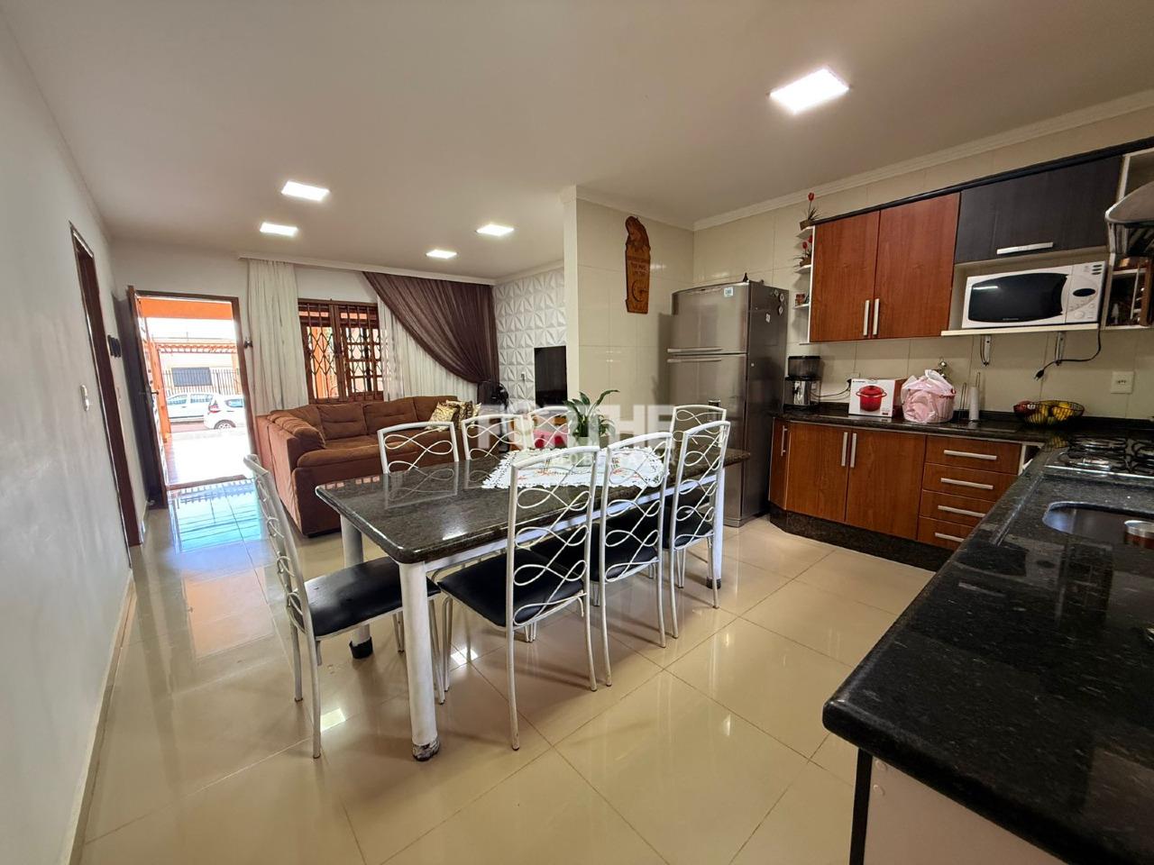 Casa à venda no Universitário: