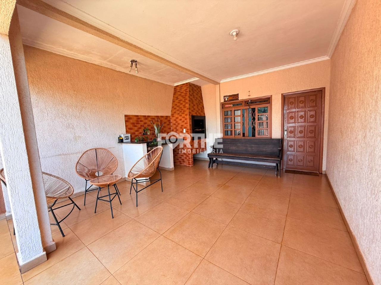 Casa à venda no Universitário: 