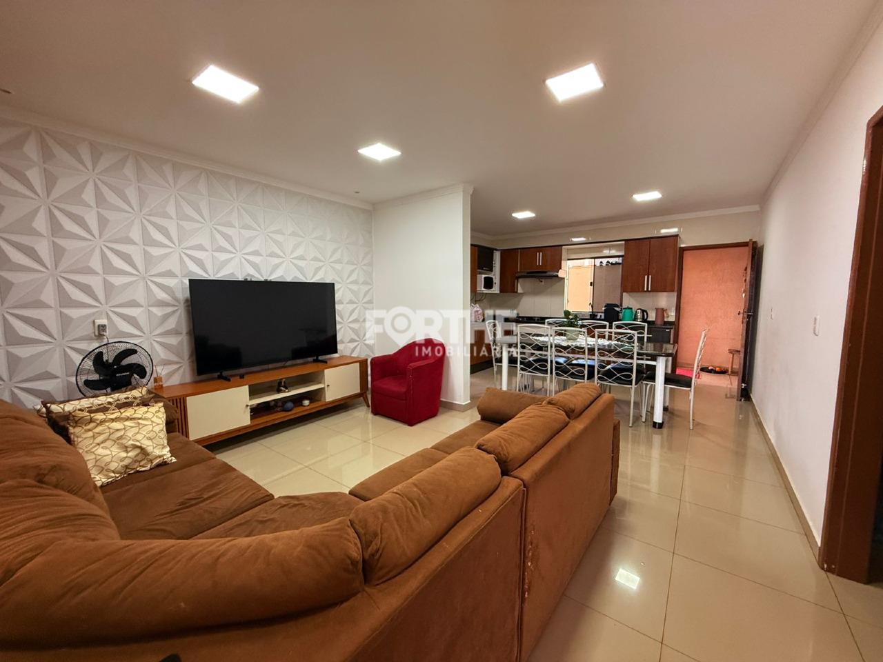 Casa à venda no Universitário: