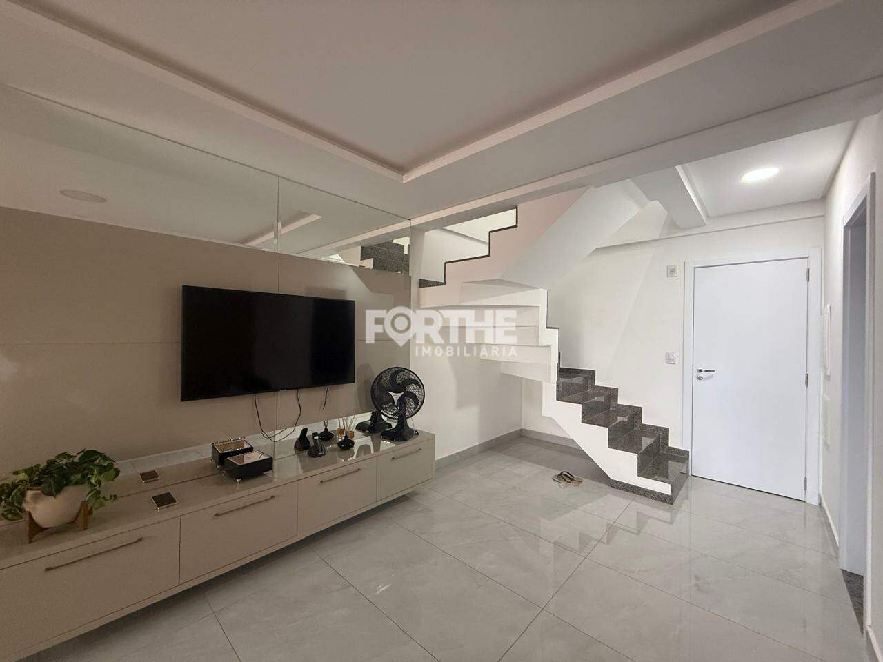 Apartamento 2 Dormitórios Coqueiral 113m²