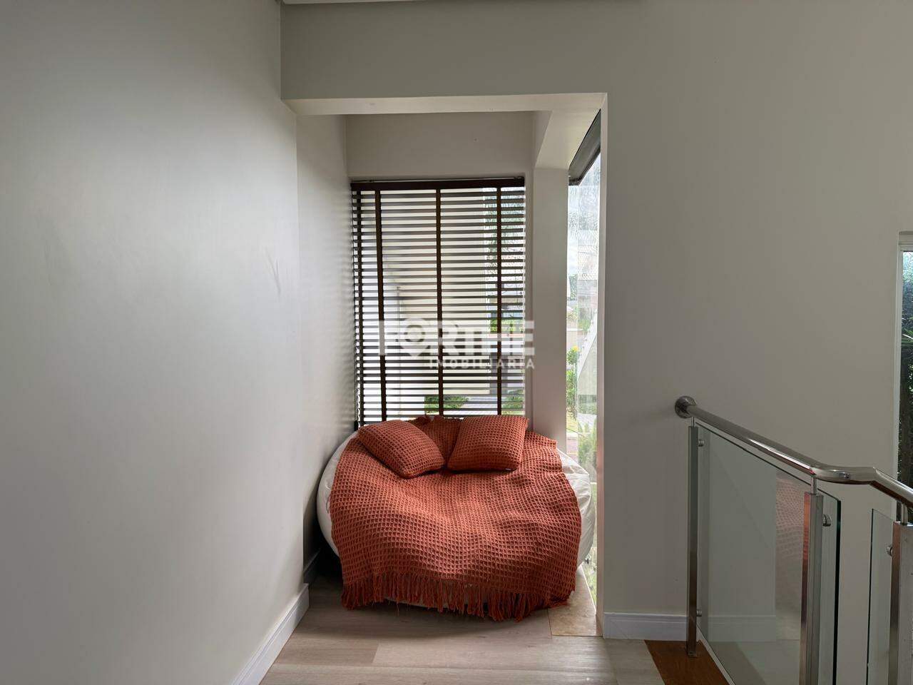 Sobrado em condomínio à venda no Country: 