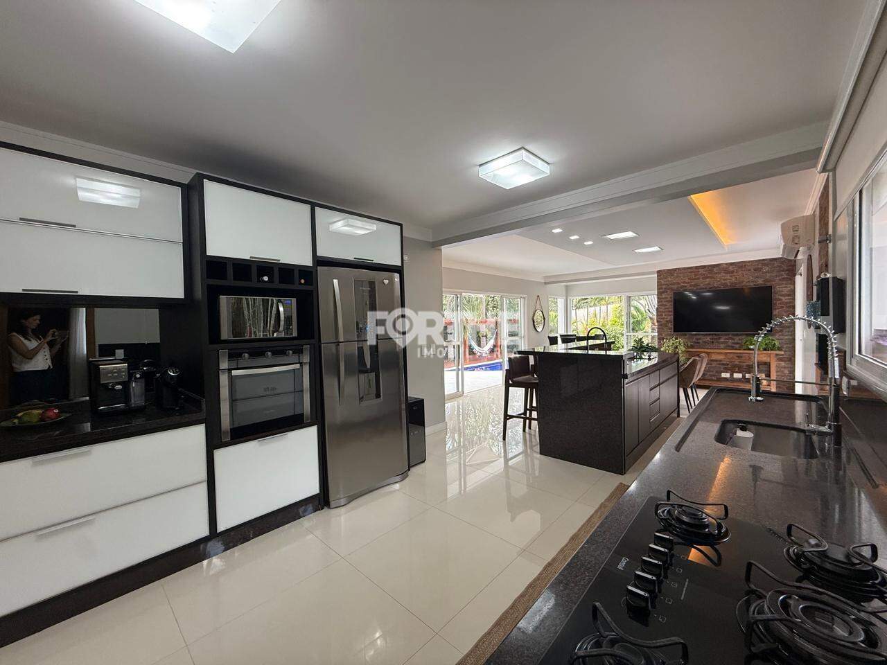 Sobrado em condomínio à venda no Country: 