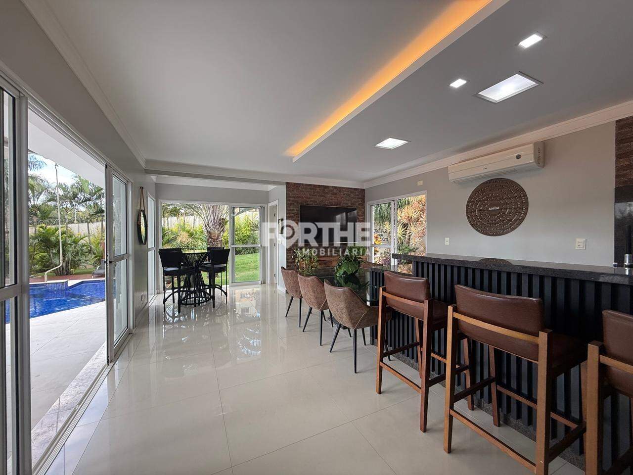 Sobrado em condomínio à venda no Country: 