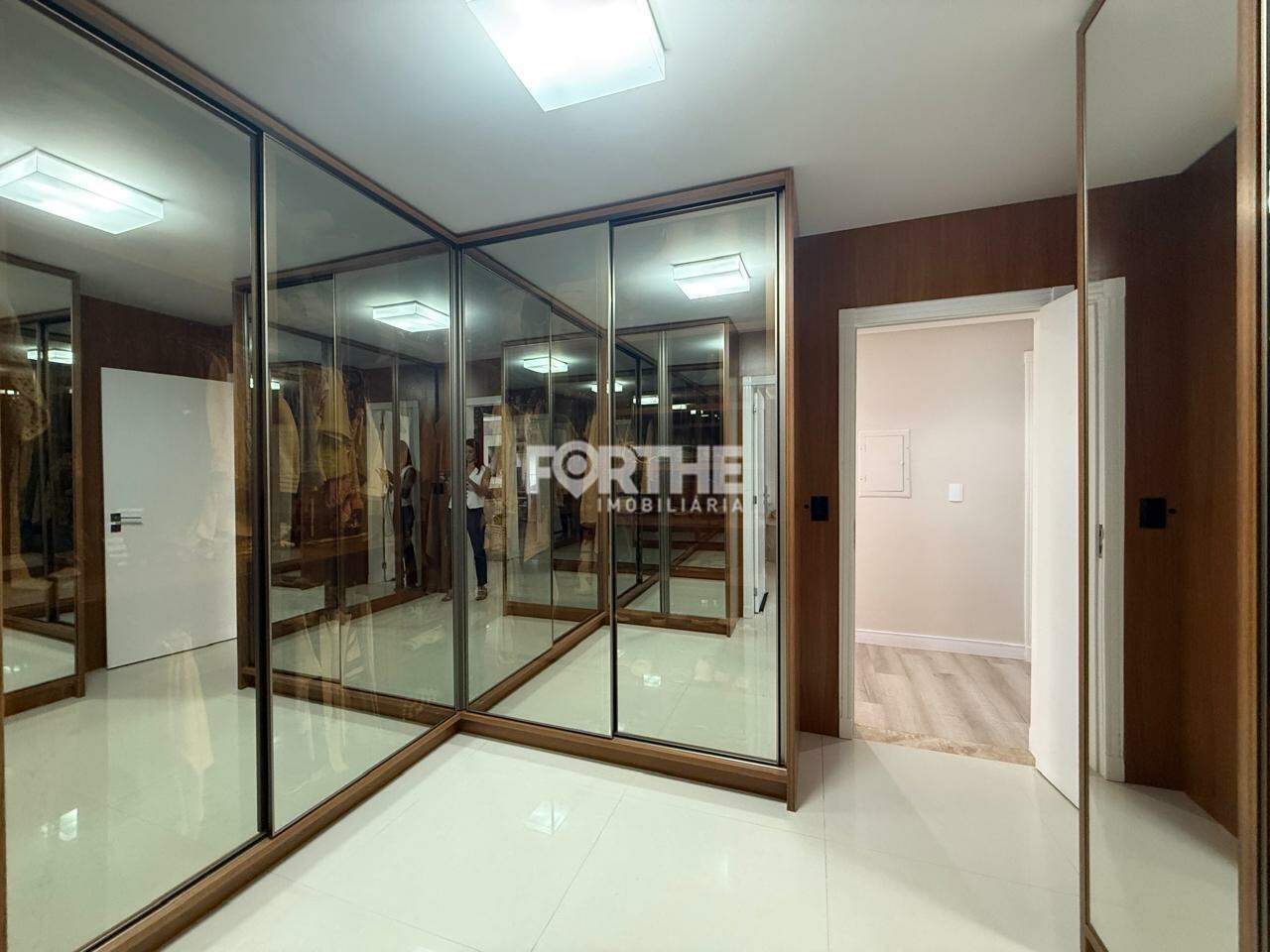 Sobrado em condomínio à venda no Country: 