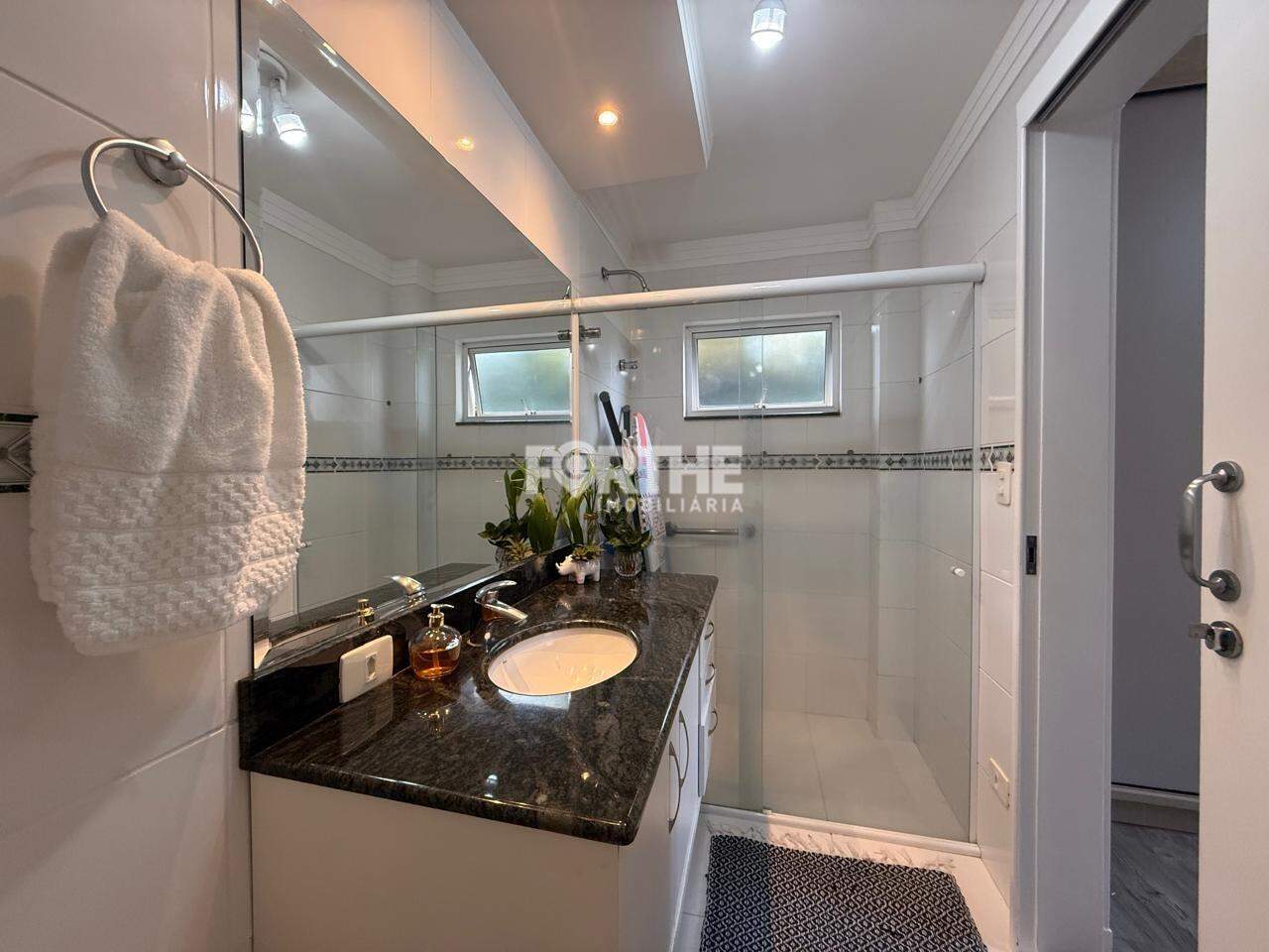 Sobrado em condomínio à venda no Country: 