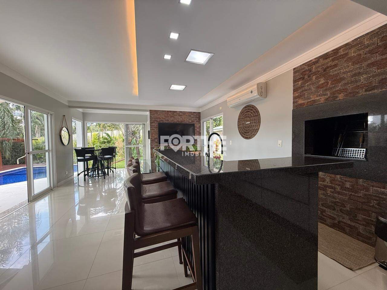 Sobrado em condomínio à venda no Country: 