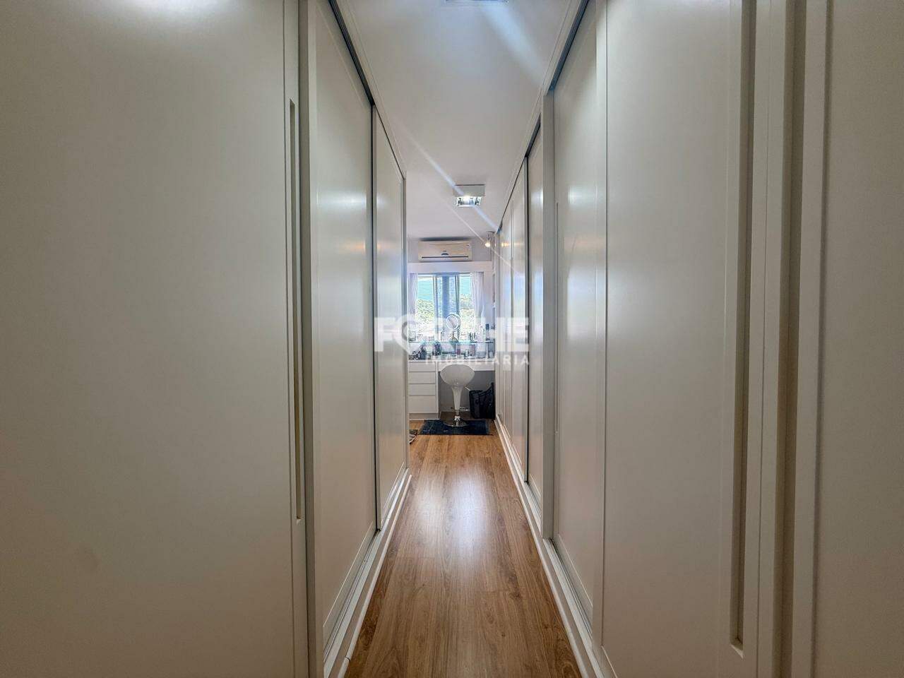 Sobrado em condomínio à venda no Região do Lago: 