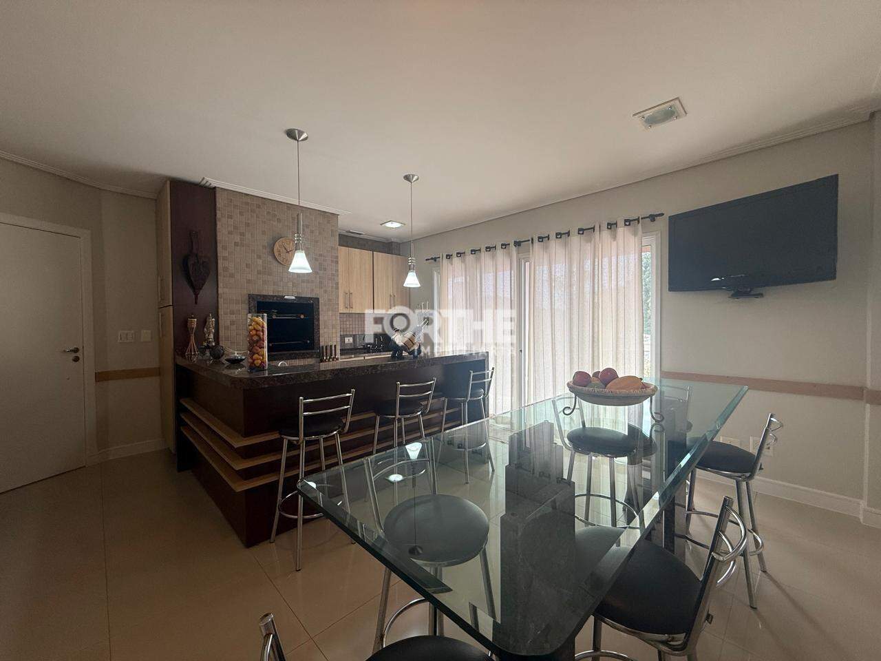 Sobrado em condomínio à venda no Região do Lago: 