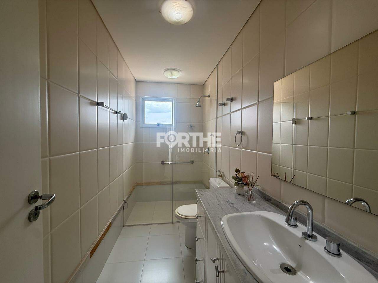 Sobrado em condomínio à venda no Região do Lago: 