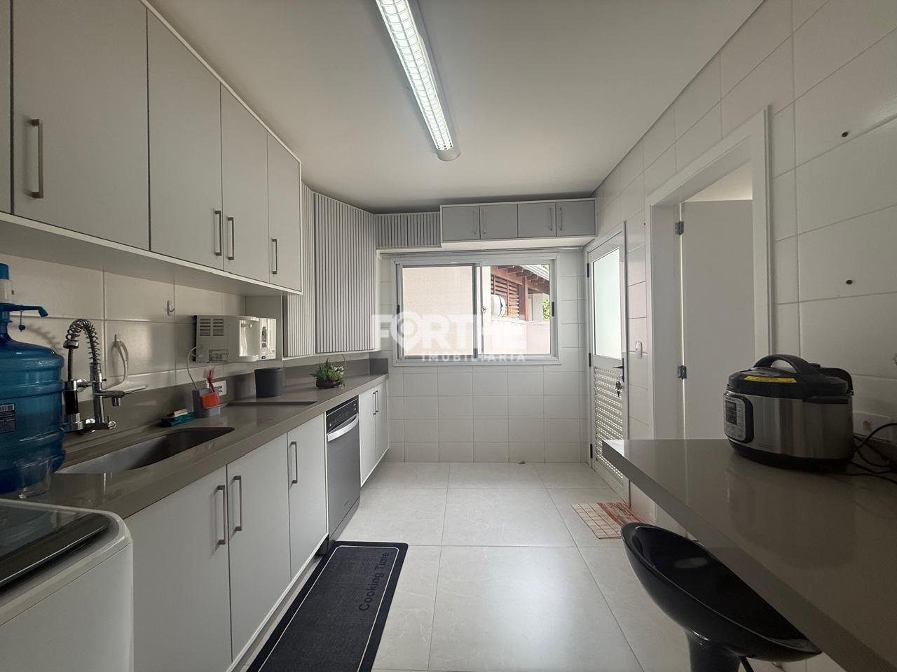 Sobrado em condomínio à venda no Região do Lago: 