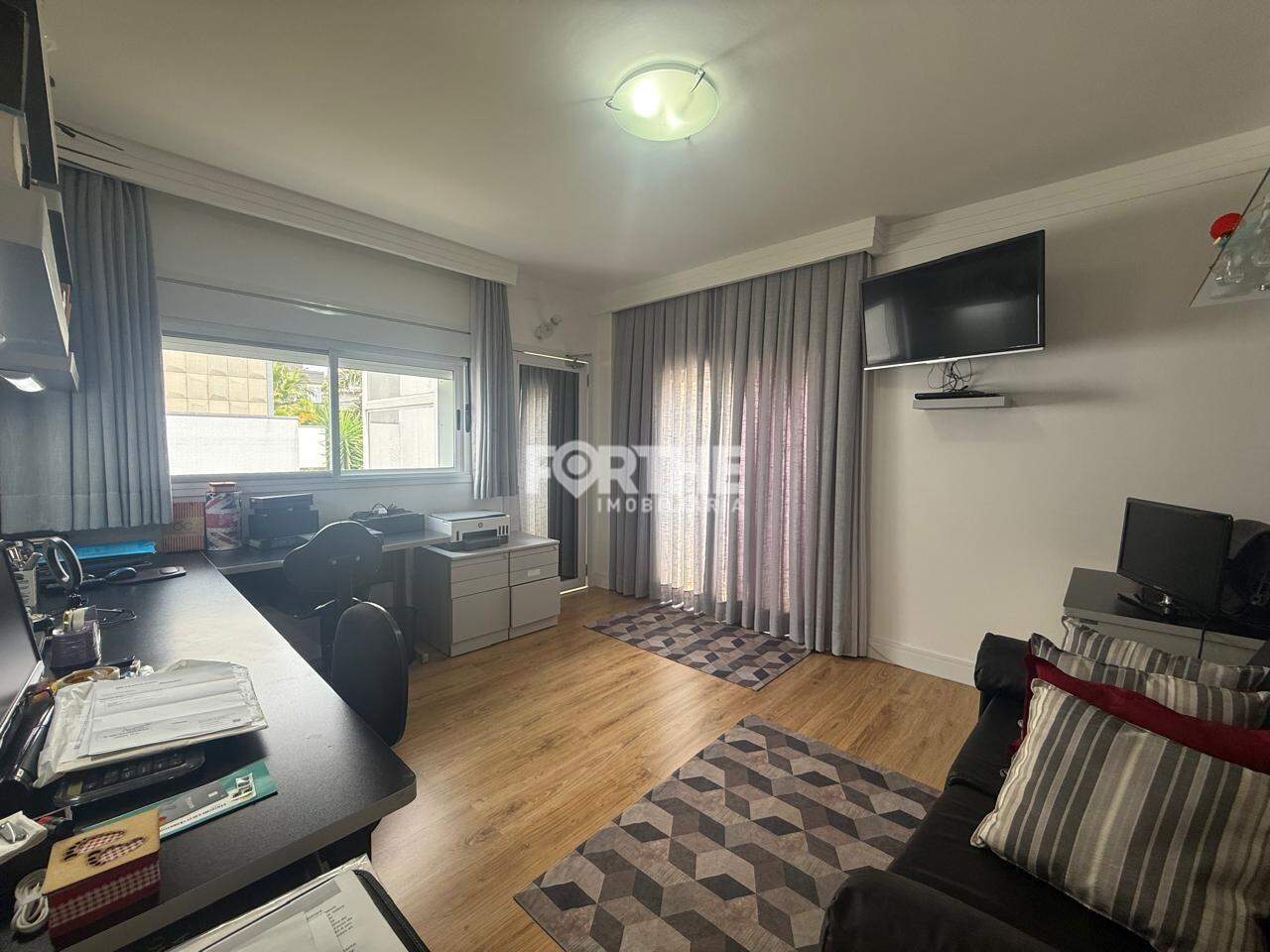 Sobrado em condomínio à venda no Região do Lago: 