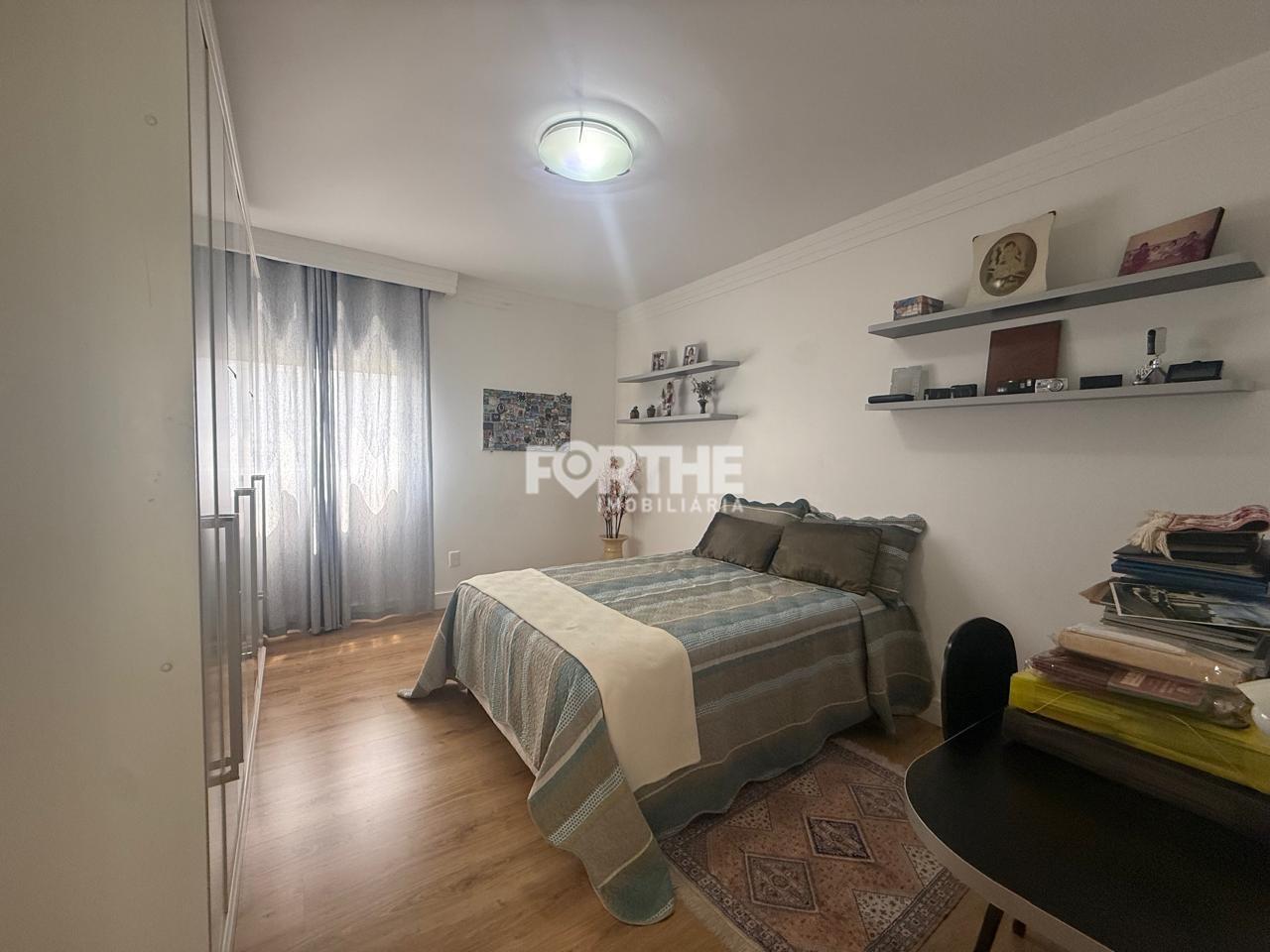 Sobrado em condomínio à venda no Região do Lago: 