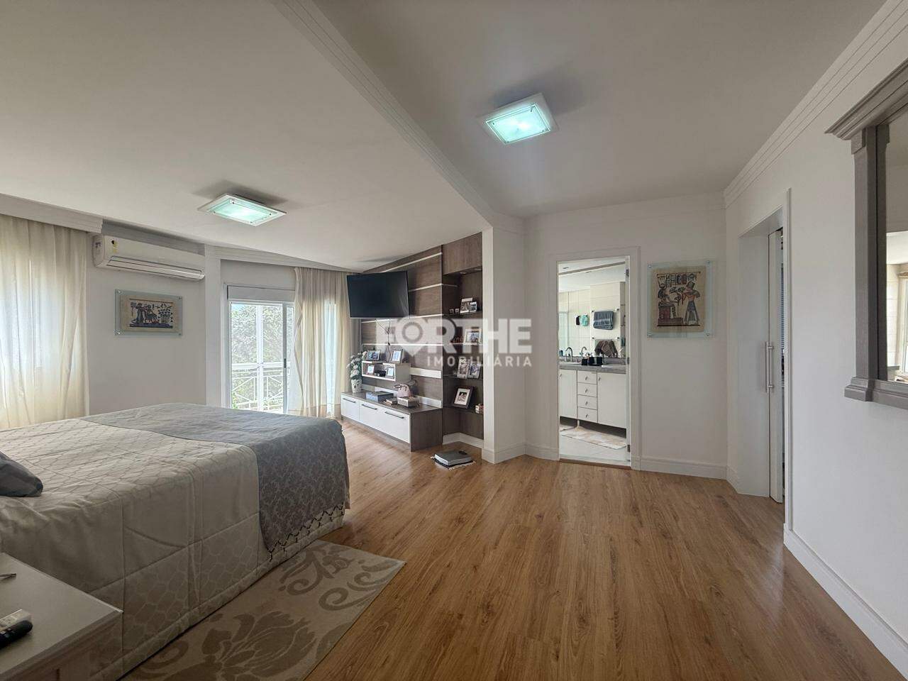 Sobrado em condomínio à venda no Região do Lago: 