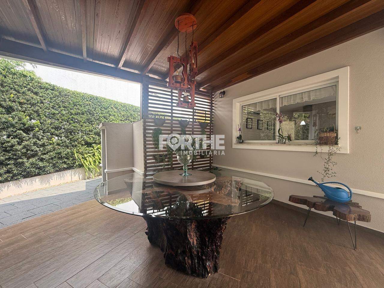 Sobrado em condomínio à venda no Região do Lago: 