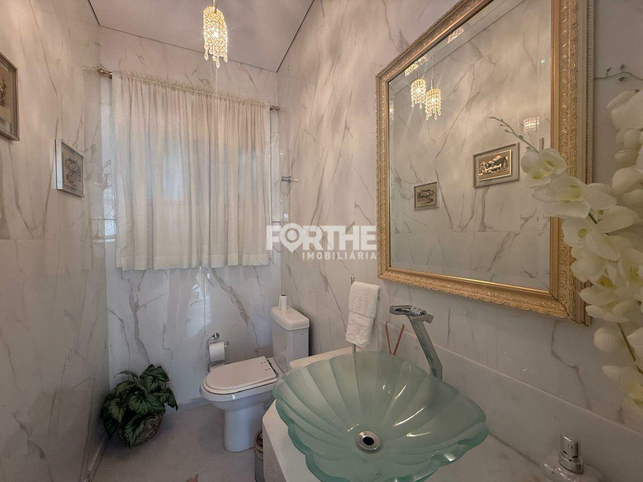 Sobrado em condomínio à venda no Região do Lago: 