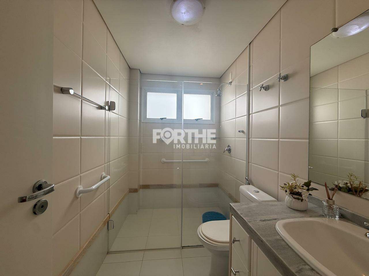 Sobrado em condomínio à venda no Região do Lago: 