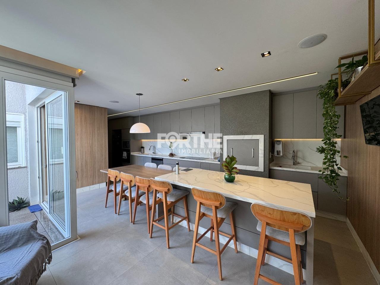 Sobrado em condomínio à venda no Country: 