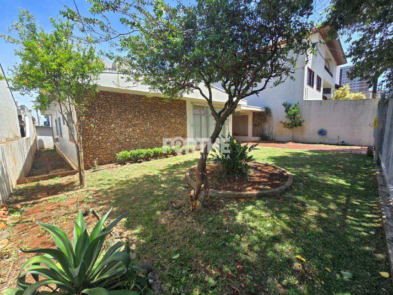 Casa à venda no Centro: