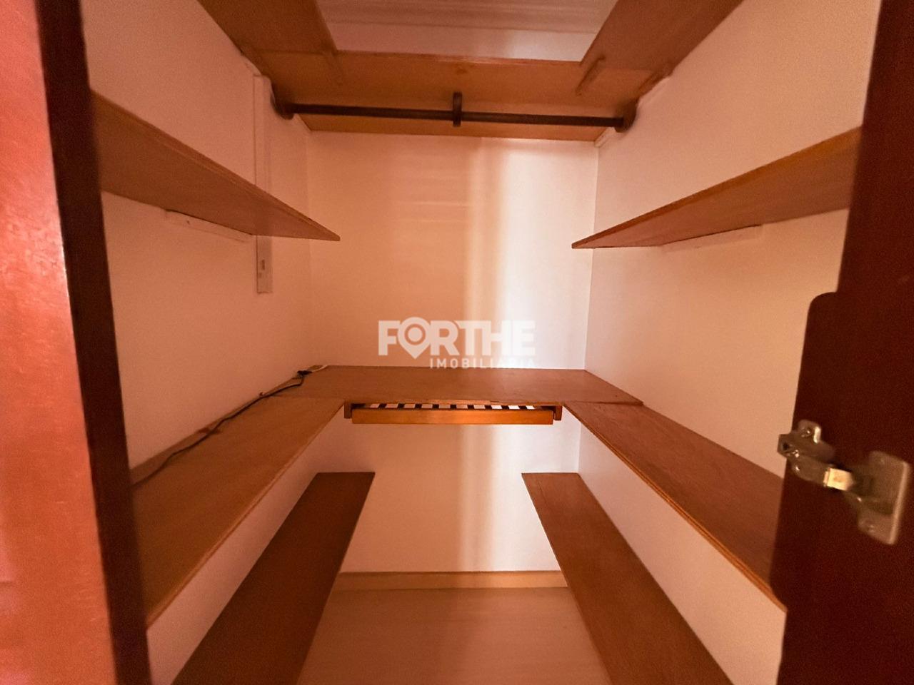 Apartamento para aluguel no Centro: CLOSET DO QUARTO3