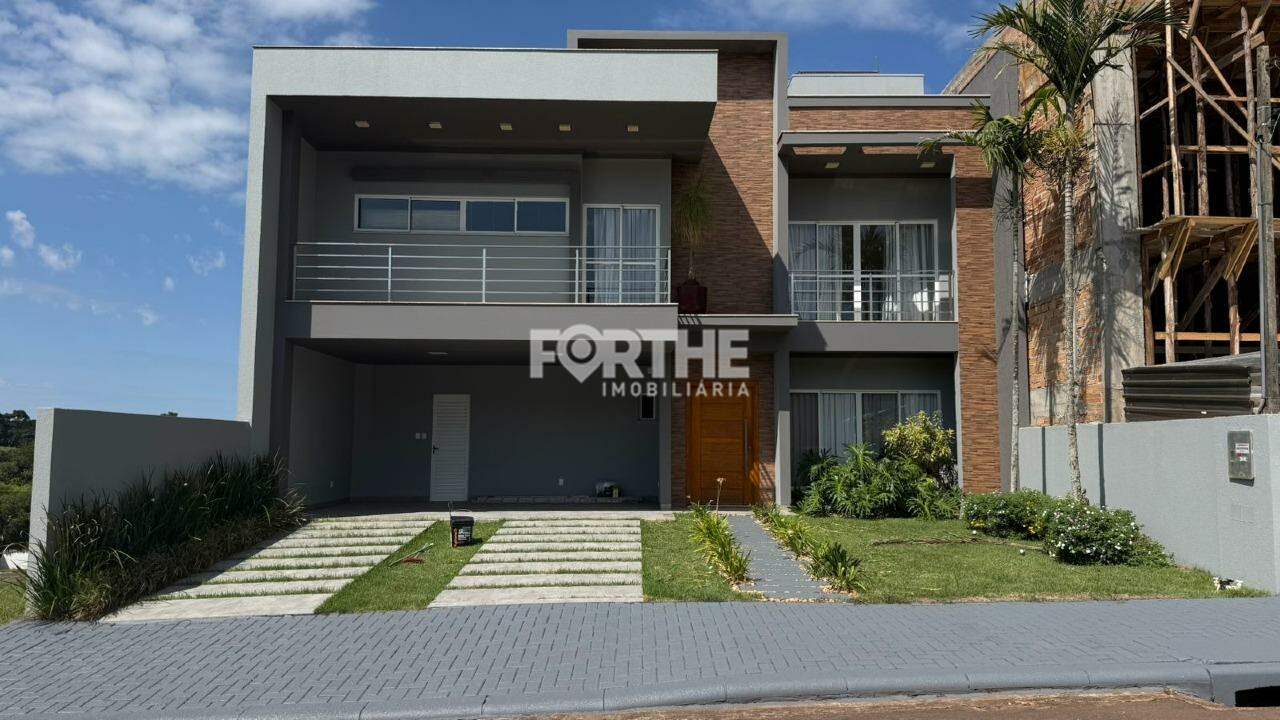 Sobrado 4 Dormitórios Cataratas 230m²