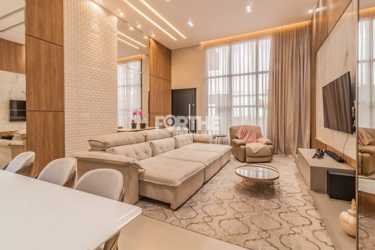 Sobrado 3 Dormitórios Country 240m²