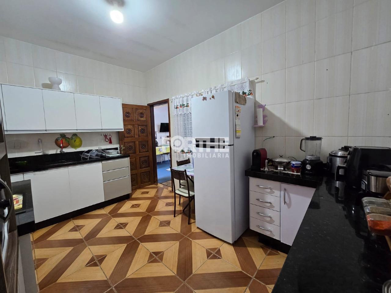 Casa à venda no Continental Park: 