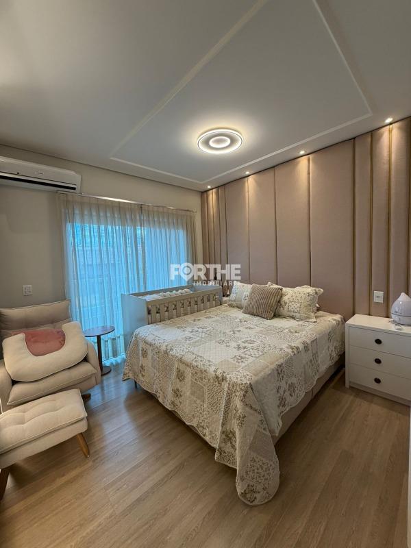 Sobrado à venda no Recanto Tropical: 