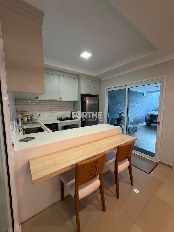 Sobrado à venda no Recanto Tropical: 