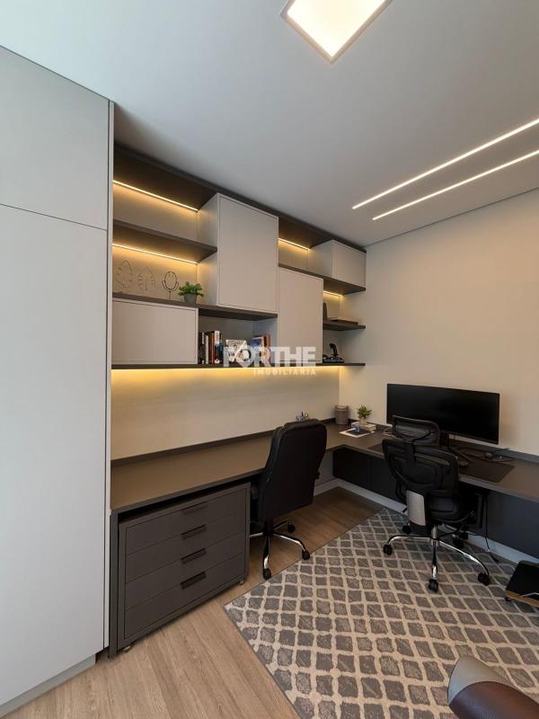 Sobrado à venda no Recanto Tropical: 