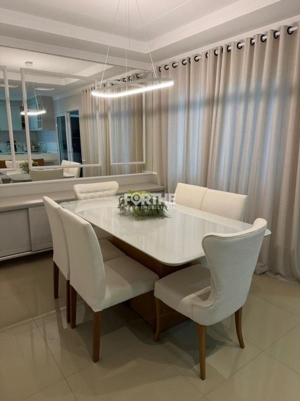 Sobrado à venda no Recanto Tropical: 