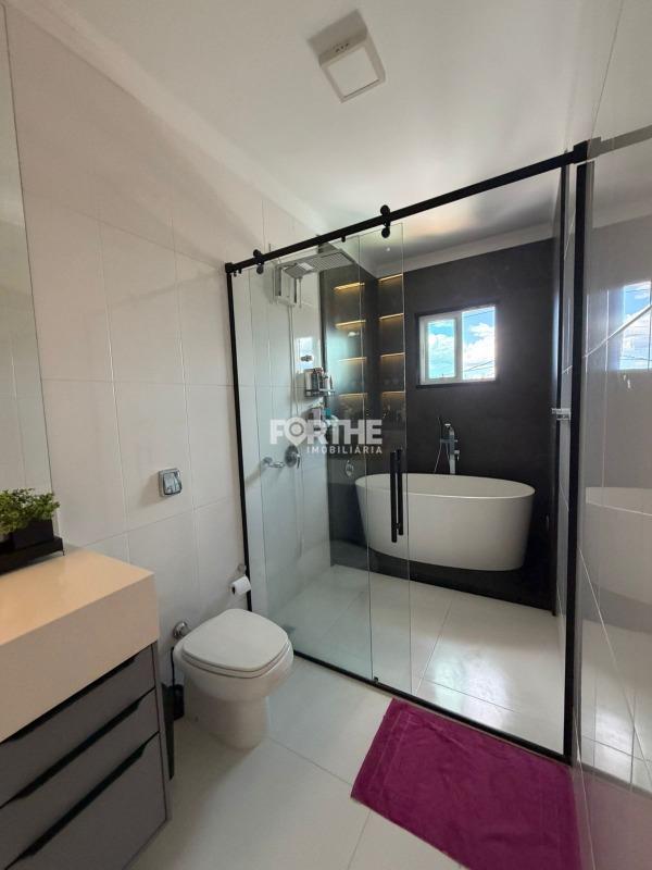 Sobrado à venda no Recanto Tropical: 