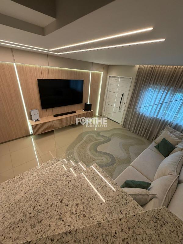 Sobrado à venda no Recanto Tropical: 