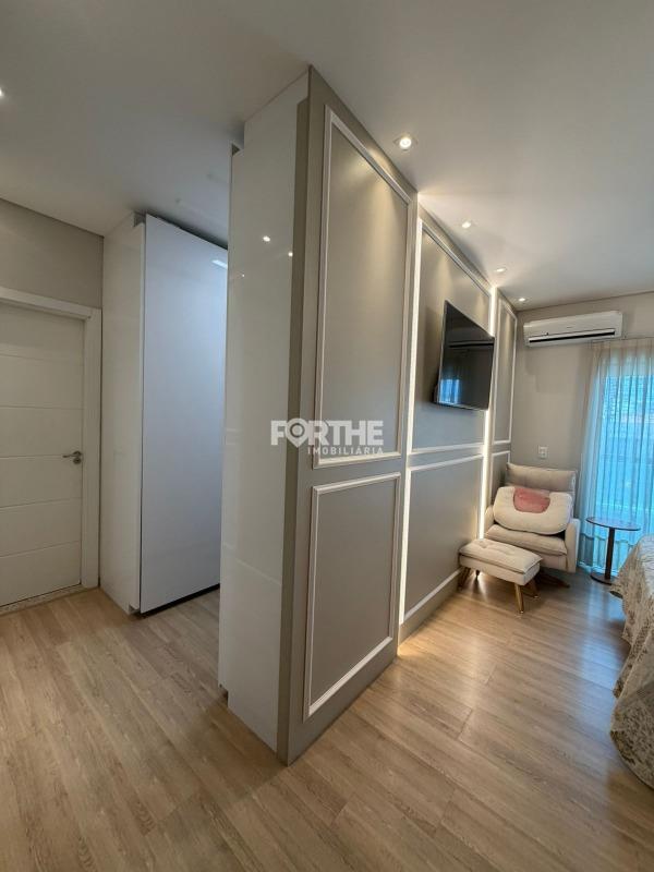 Sobrado à venda no Recanto Tropical: 