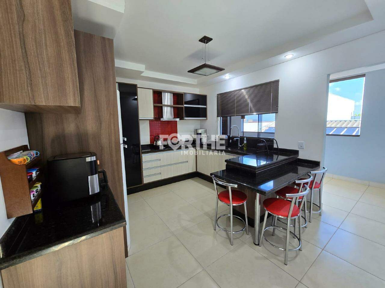 Sobrado à venda no Continental Park: 